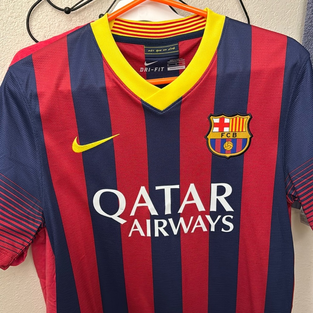 2013-2014 Club Barcelona jersey very good condition no tags